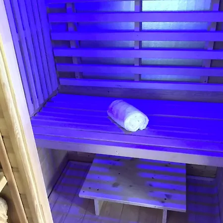 Mountain River Luxury 公寓